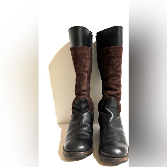 UGG  Australia Black and Brown Leather Boots - Picture 1 of 11
